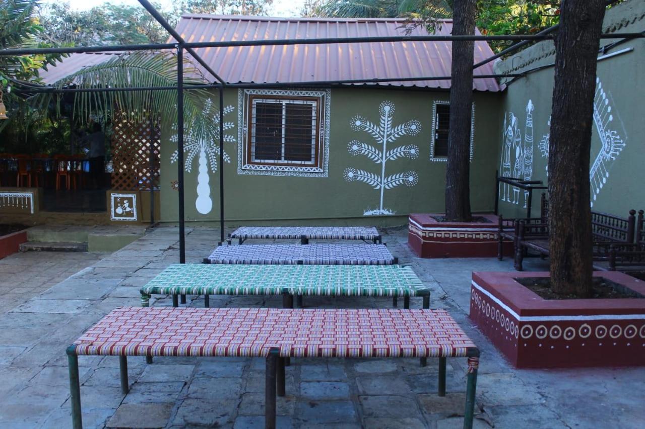 Nisarg Shrushti farmhouse Hotel Pune Bagian luar foto