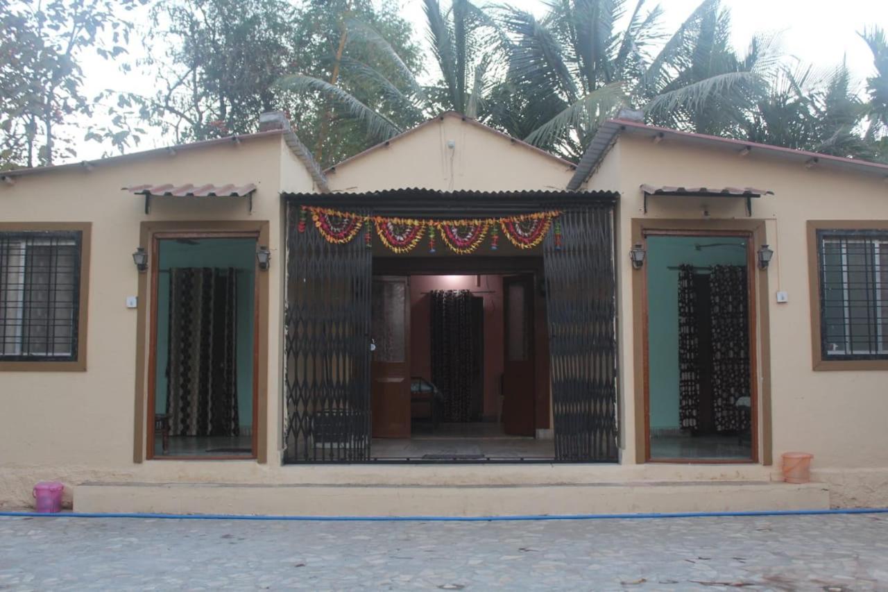 Nisarg Shrushti farmhouse Hotel Pune Bagian luar foto